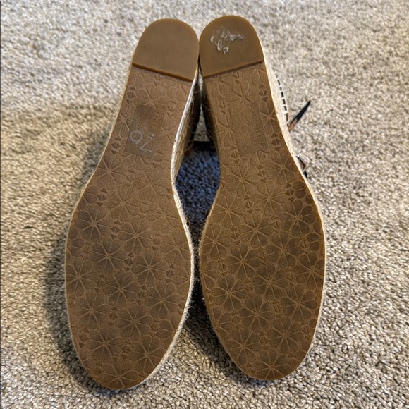 Kate Spade Black and Tan Espadrille Flats with Ankle Straps - Picture 5 of 5